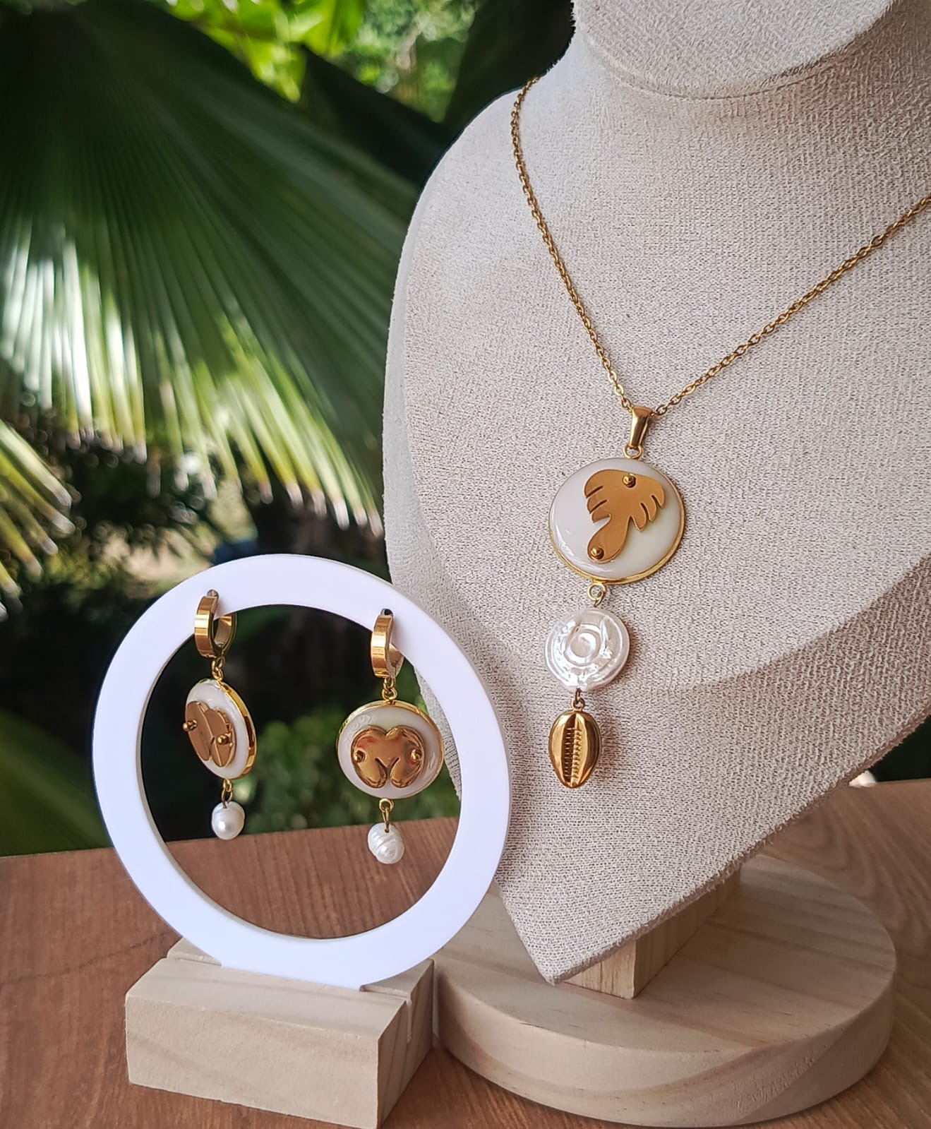 Eden Pearl necklace and earrings set